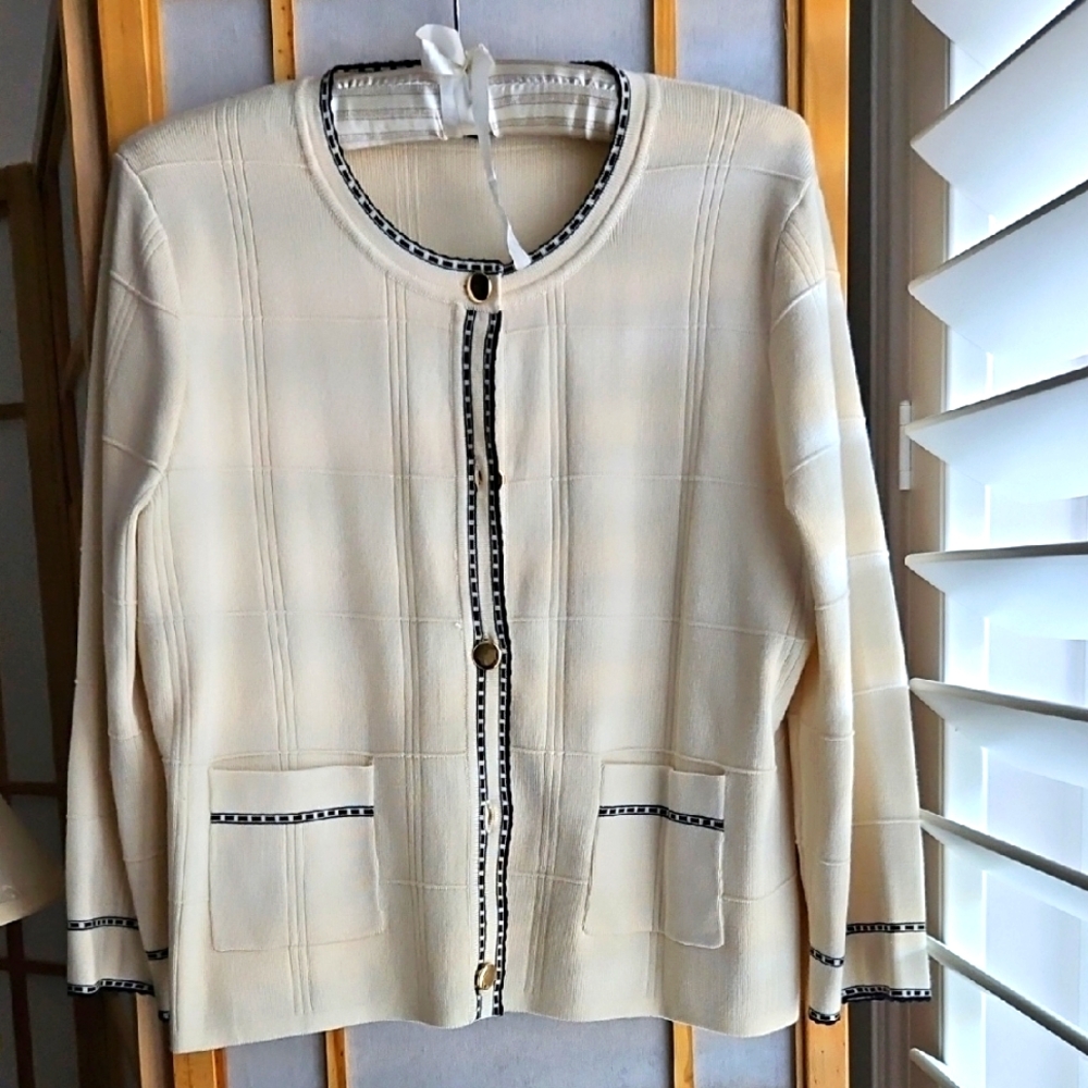 Adrianna Papell Cream Sweater with Black Accents